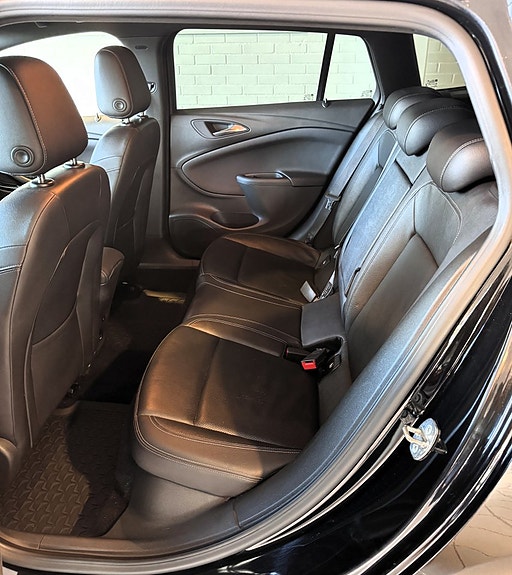 Opel Astra 11 of 15