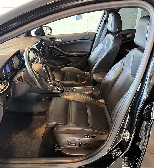 Opel Astra 13 of 15