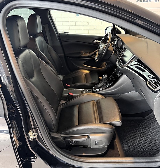 Opel Astra 9 of 15