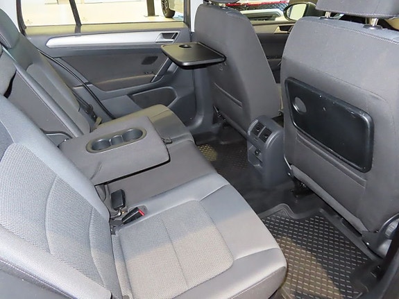 Volkswagen Golf Sportsvan 10 of 20