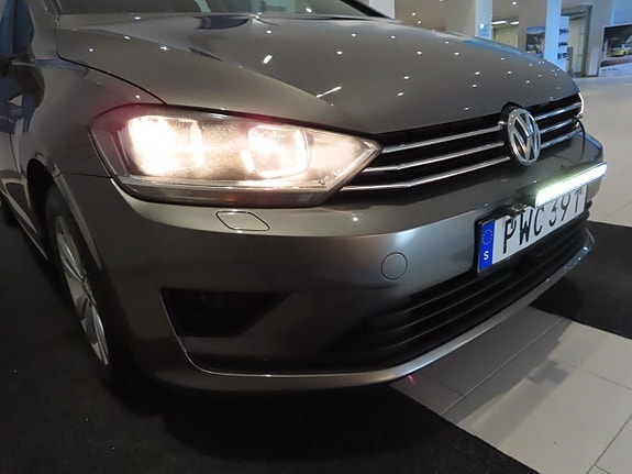 Volkswagen Golf Sportsvan 4 of 20