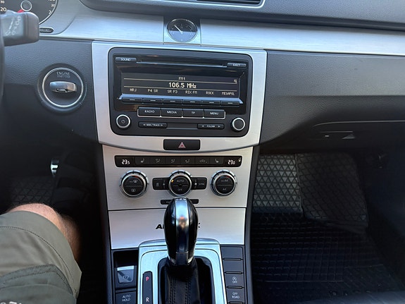Volkswagen Passat Alltrack 13 of 15