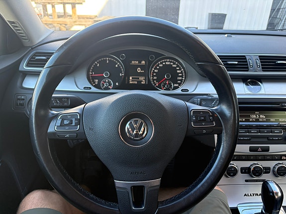 Volkswagen Passat Alltrack 12 of 15