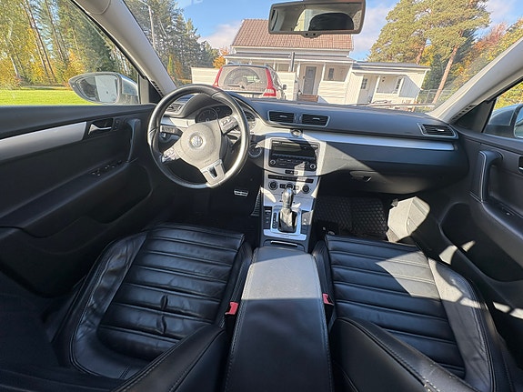 Volkswagen Passat Alltrack 8 of 15