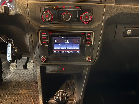 Volkswagen Caddy 13 of 19