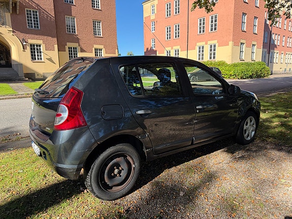 Dacia Sandero 9 of 9