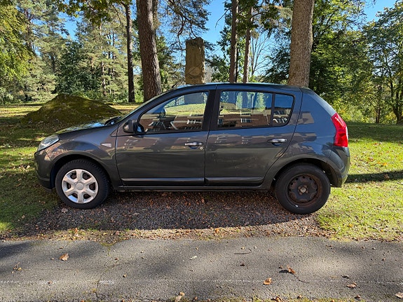 Dacia Sandero 4 of 9