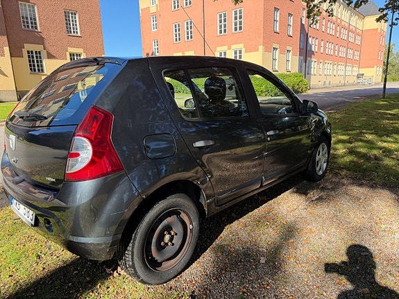 Dacia Sandero 8 of 9