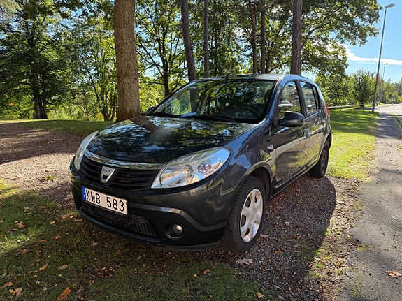 Dacia Sandero 2 of 9