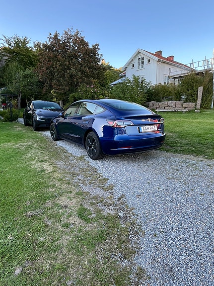 Tesla Model 3 3 of 6