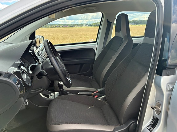Volkswagen UP! 5 of 12