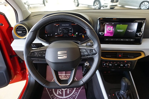 Seat Arona 11 of 13