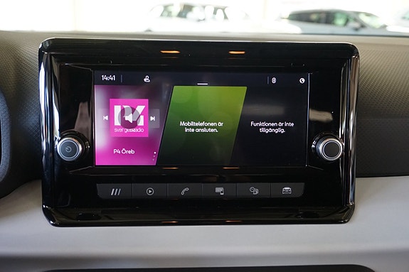 Seat Arona 12 of 13