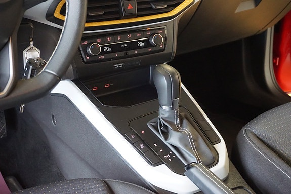 Seat Arona 10 of 13