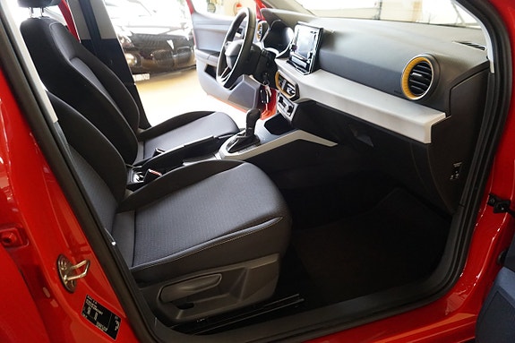 Seat Arona 8 of 13