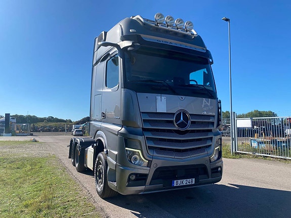 Mercedes-Benz Actros 2553 2 of 12