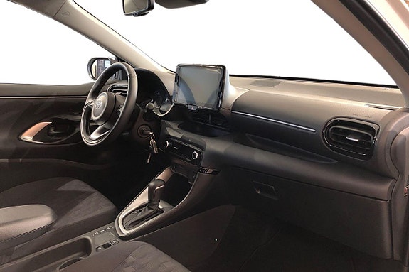 Toyota Yaris 7 of 21