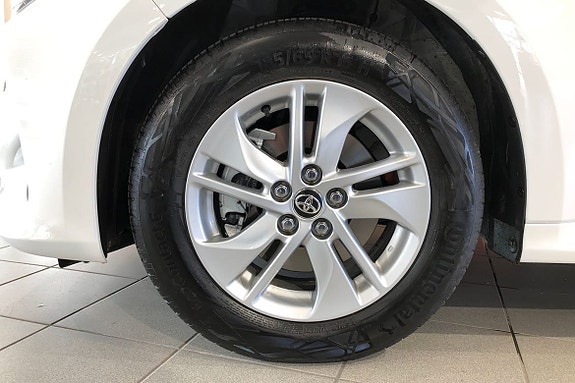 Toyota Yaris 17 of 21