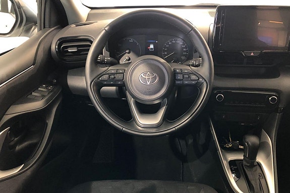 Toyota Yaris 11 of 21