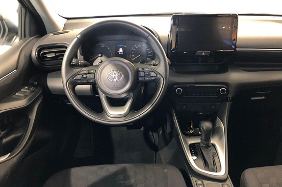 Toyota Yaris 10 of 21