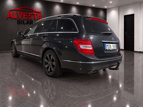 Mercedes-Benz C180 3 of 14