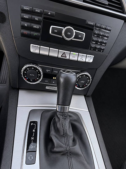 Mercedes-Benz C180 10 of 14