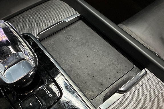 Volvo XC60 25 of 28