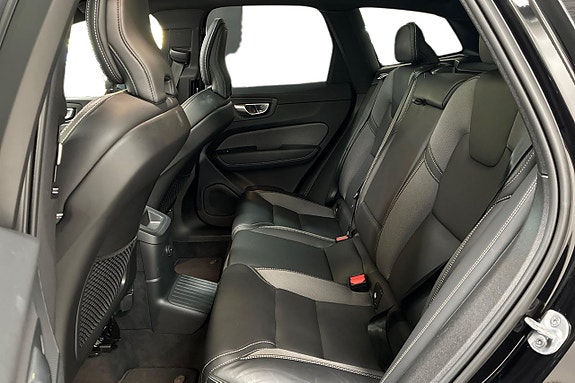 Volvo XC60 13 of 28