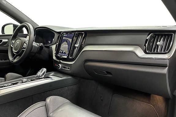 Volvo XC60 14 of 28