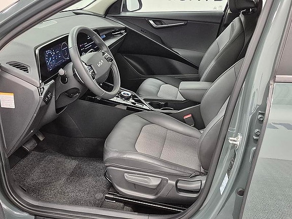 Kia Niro 2 of 9