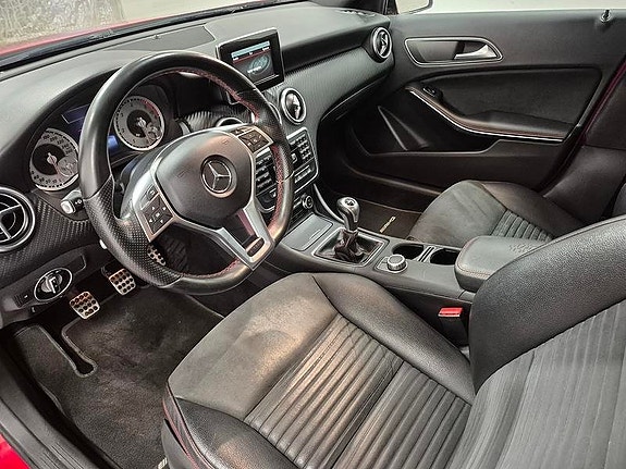 Mercedes-Benz A180 2 of 7