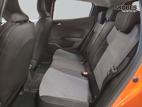 Renault Clio 10 of 19