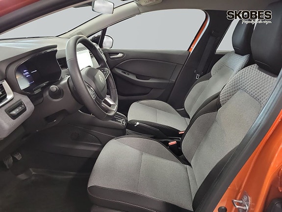 Renault Clio 8 of 19
