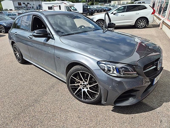 Mercedes-Benz C300 de 2 of 7