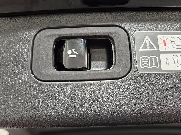 Mercedes-Benz C300 e 8 of 11