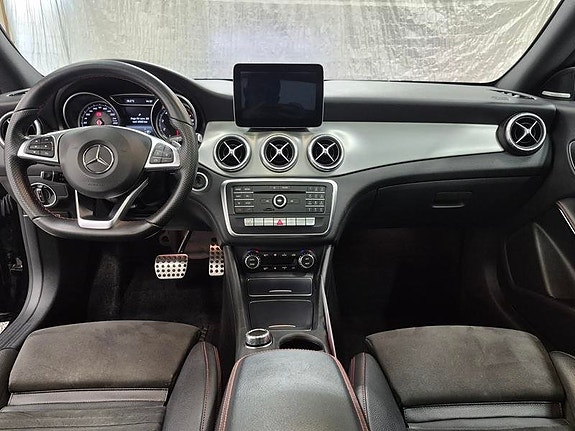 Mercedes-Benz CLA250 6 of 8