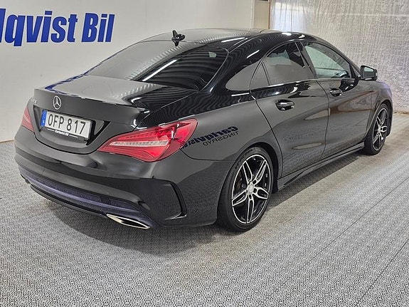 Mercedes-Benz CLA250 4 of 8