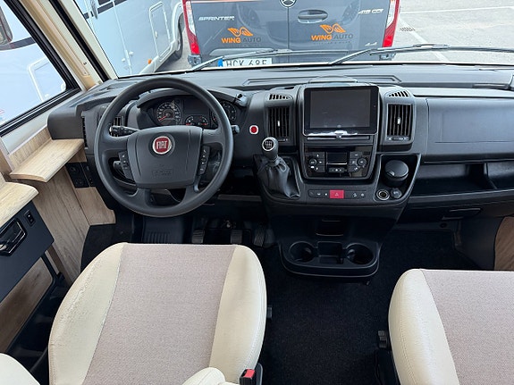 Eura Mobil Integra Line 720 QB Justerbar Queensbed! ALDE! 3500kg! Vinteranpassad! Värmeväxlare! AC i bodel! Litiumbatter 3 of 22