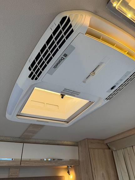Eura Mobil Integra Line 720 QB Justerbar Queensbed! ALDE! 3500kg! Vinteranpassad! Värmeväxlare! AC i bodel! Litiumbatter 16 of 22