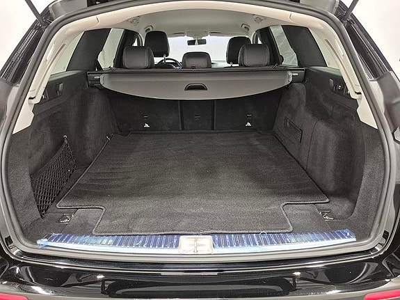 Mercedes-Benz E220 8 of 9