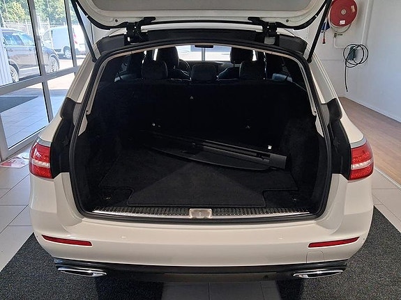 Mercedes-Benz E220 6 of 6
