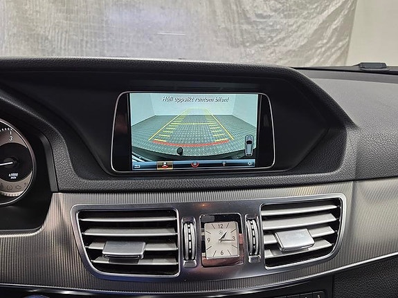 Mercedes-Benz E220 7 of 10