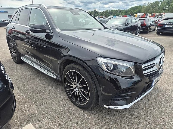 Mercedes-Benz GLC220 d 2 of 5