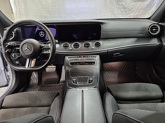 Mercedes-Benz E220 6 of 12