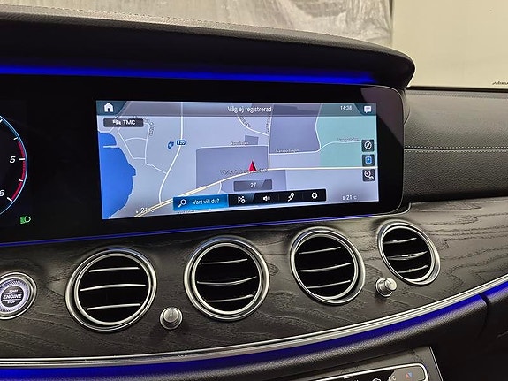 Mercedes-Benz E220 7 of 12