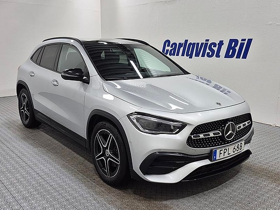 Mercedes-Benz GLA200 5 of 12