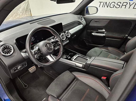 Mercedes-Benz GLB220 d 2 of 13