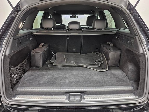Mercedes-Benz GLC300 e 10 of 10