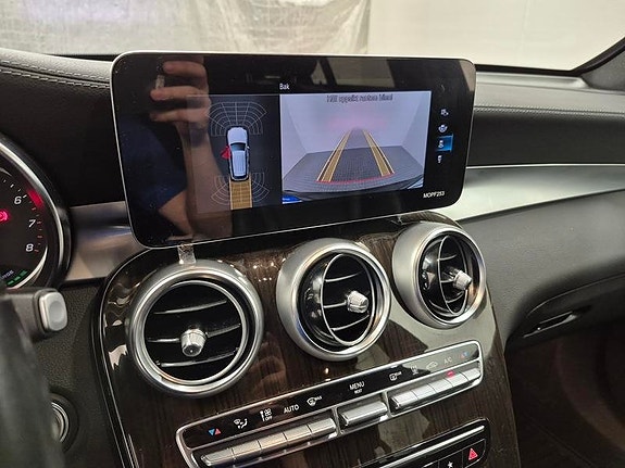 Mercedes-Benz GLC300 e 8 of 10