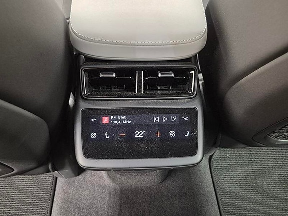 Polestar 4 11 of 13